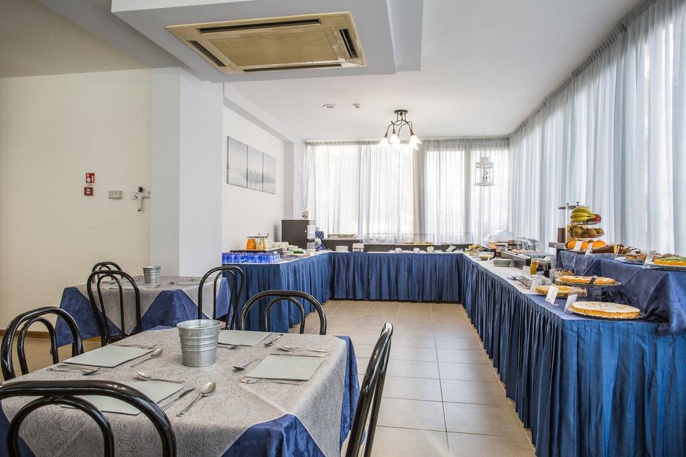 Hotel Nancy Ρίμινι Εξωτερικό φωτογραφία