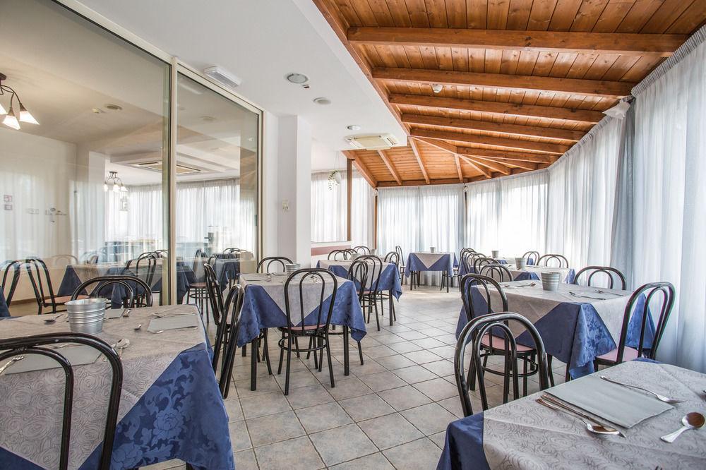 Hotel Nancy Ρίμινι Εξωτερικό φωτογραφία
