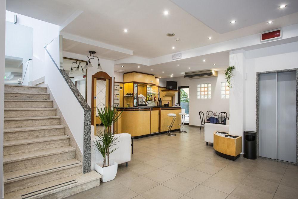 Hotel Nancy Ρίμινι Εξωτερικό φωτογραφία