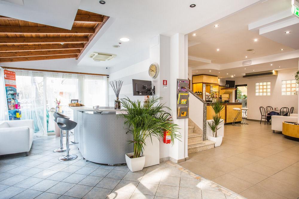 Hotel Nancy Ρίμινι Εξωτερικό φωτογραφία