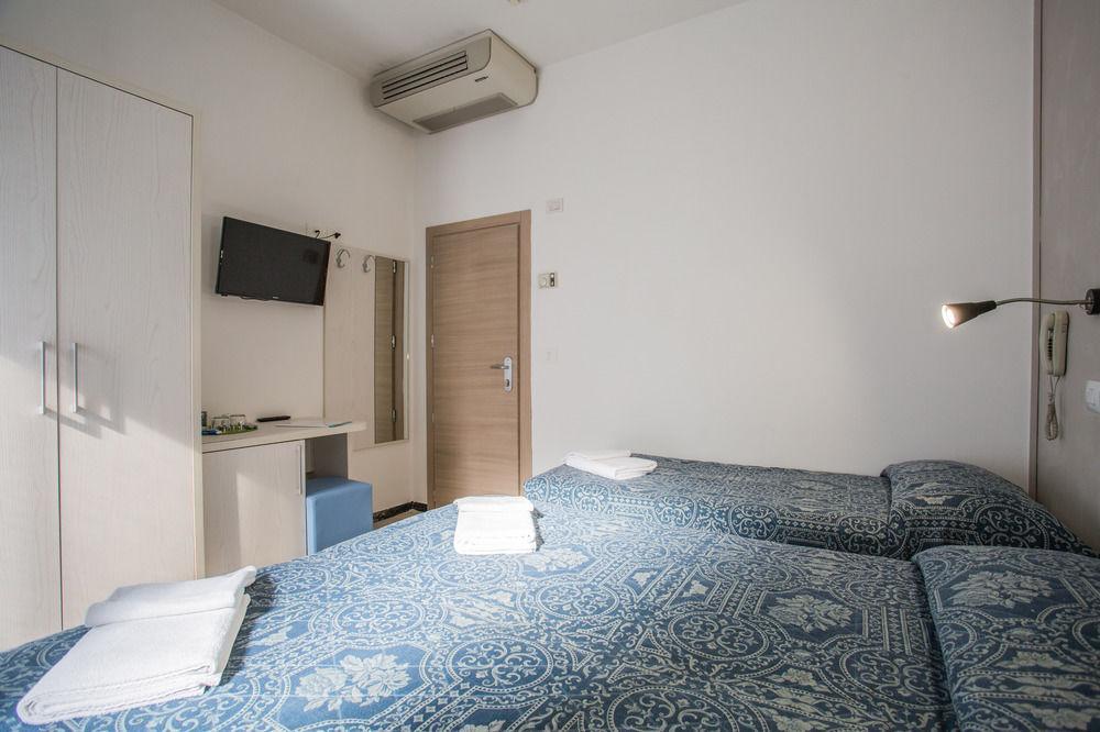 Hotel Nancy Ρίμινι Εξωτερικό φωτογραφία